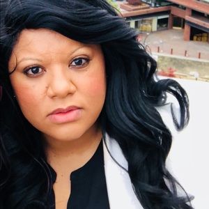 Meet your Posher, Deadre